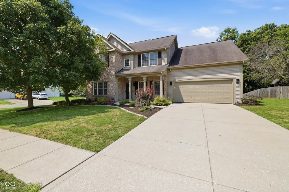 1344 Red Dunes Avon, IN 46123