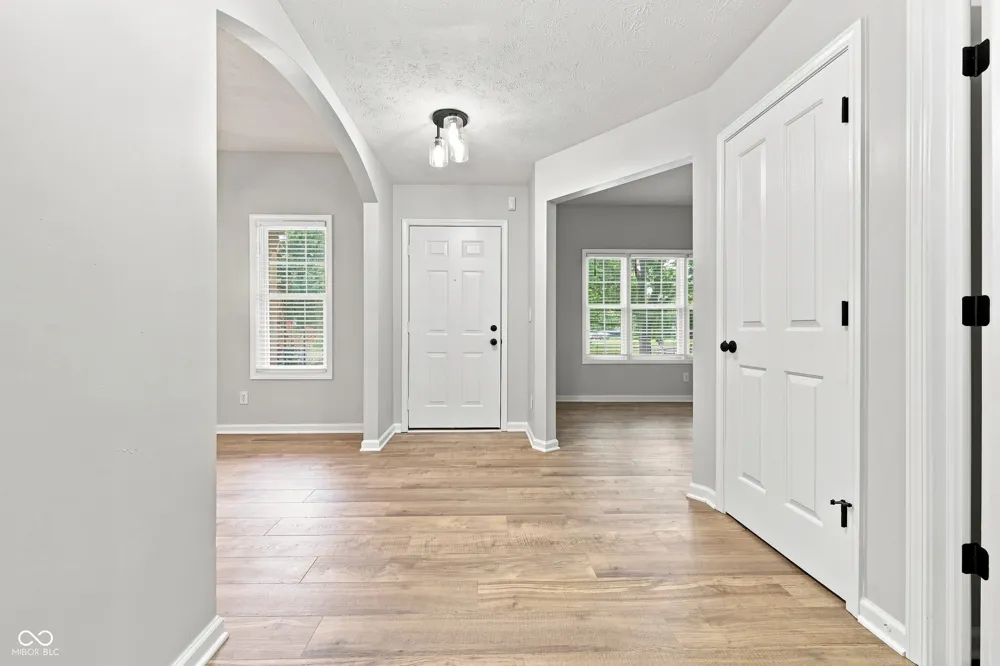 1344 Red Dunes Avon, IN 46123