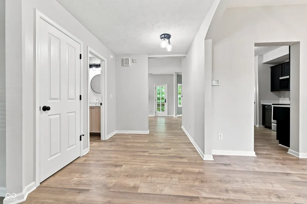 1344 Red Dunes Avon, IN 46123