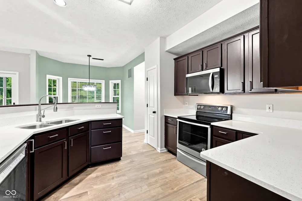 1344 Red Dunes Avon, IN 46123