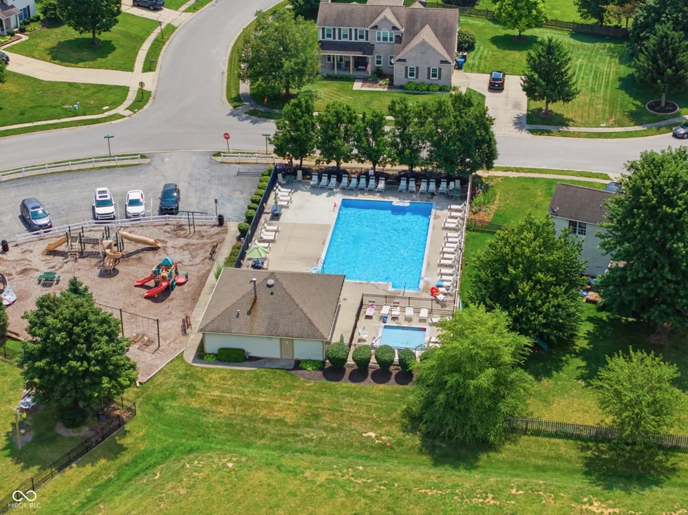 1344 Red Dunes Avon, IN 46123