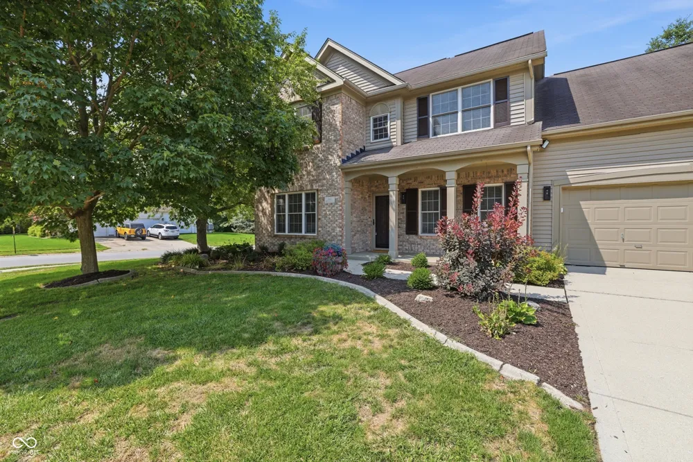 1344 Red Dunes Avon, IN 46123