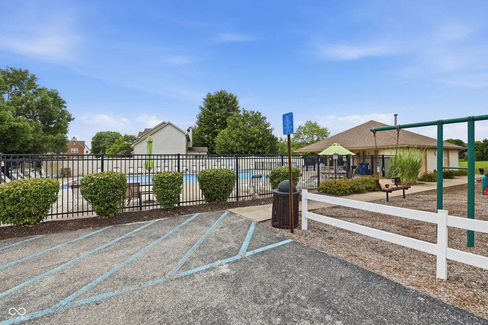 1344 Red Dunes Avon, IN 46123