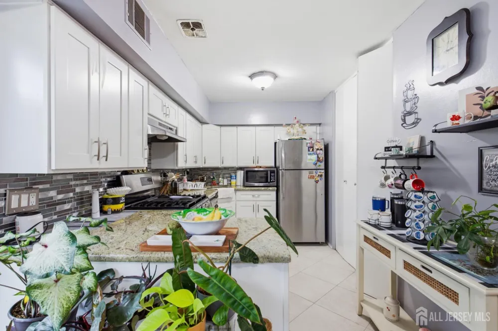 63 63-C Galewood Drive #C Old Bridge, NJ 07747