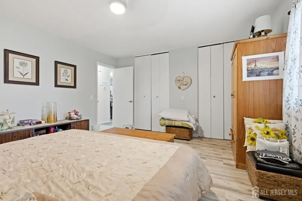 63 63-C Galewood Drive #C Old Bridge, NJ 07747