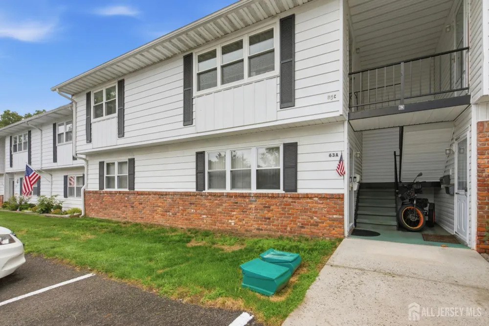 63 63-C Galewood Drive #C Old Bridge, NJ 07747