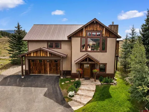 319 Larkspur Loop