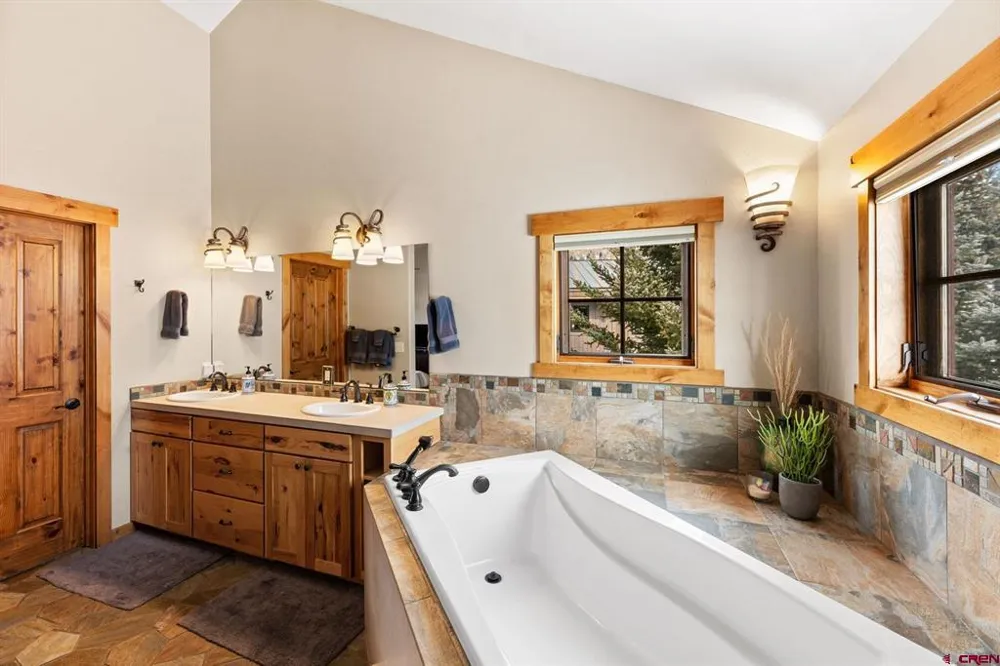 319 Larkspur Loop Crested Butte, CO 81224