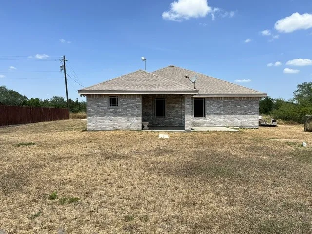 1115 Avenue A Bruni, TX 78344