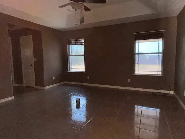 1115 Avenue A Bruni, TX 78344