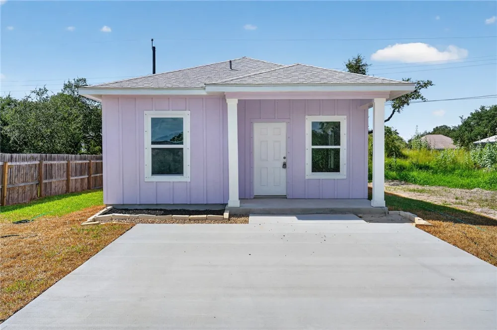 246 Post Oak Rockport, TX 78382