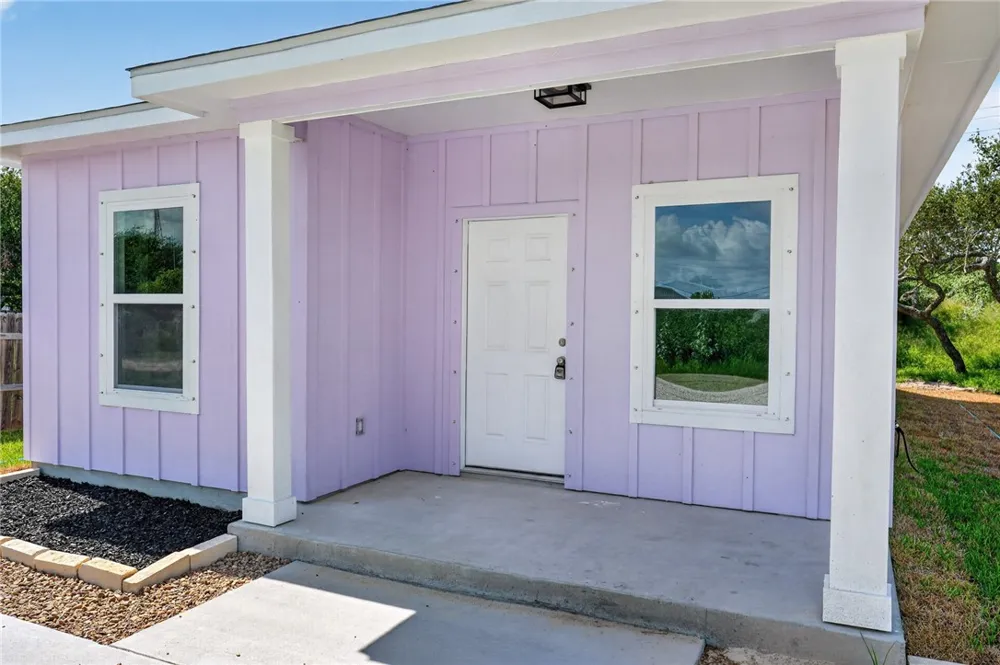 246 Post Oak Rockport, TX 78382