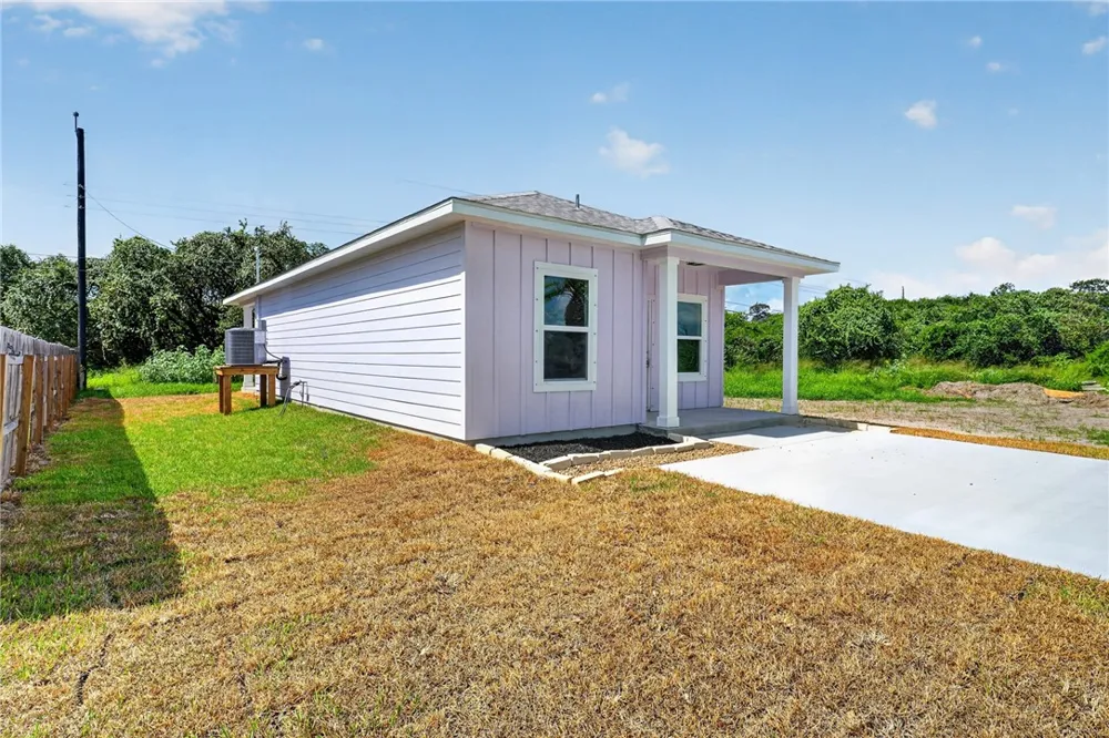 246 Post Oak Rockport, TX 78382