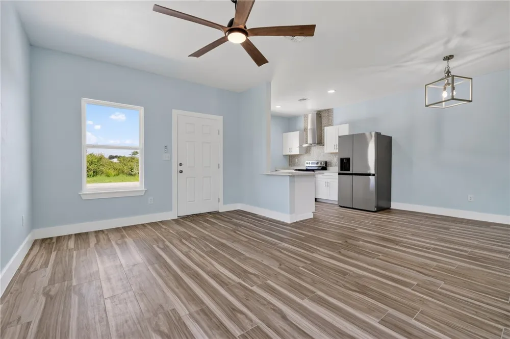 246 Post Oak Rockport, TX 78382