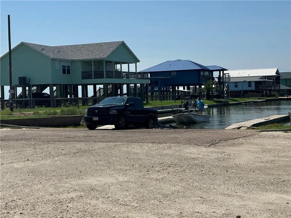246 Post Oak Rockport, TX 78382
