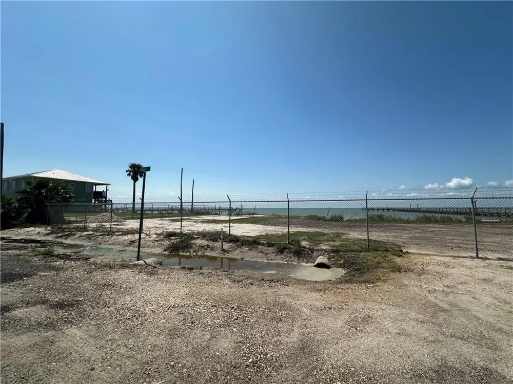 246 Post Oak Rockport, TX 78382