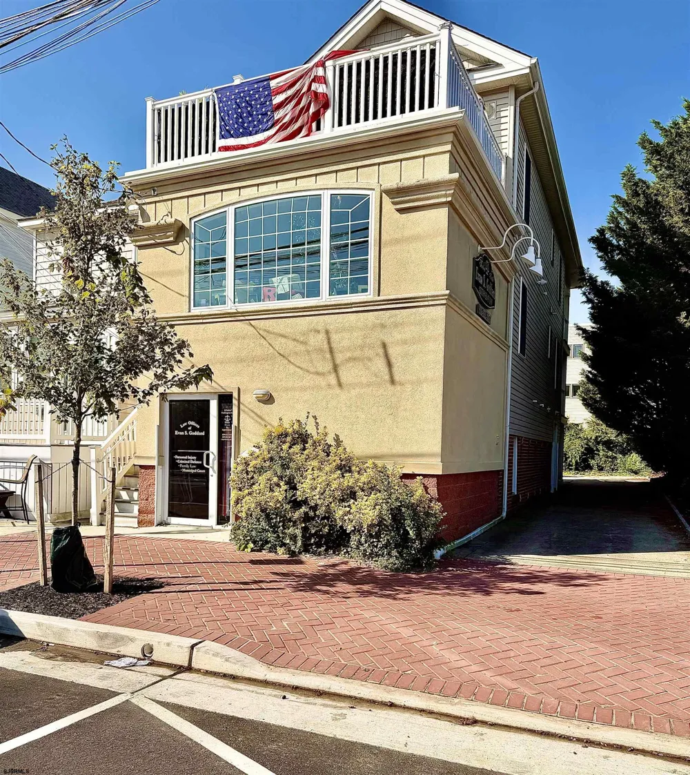 12 S Washington Ave Margate, NJ 08402