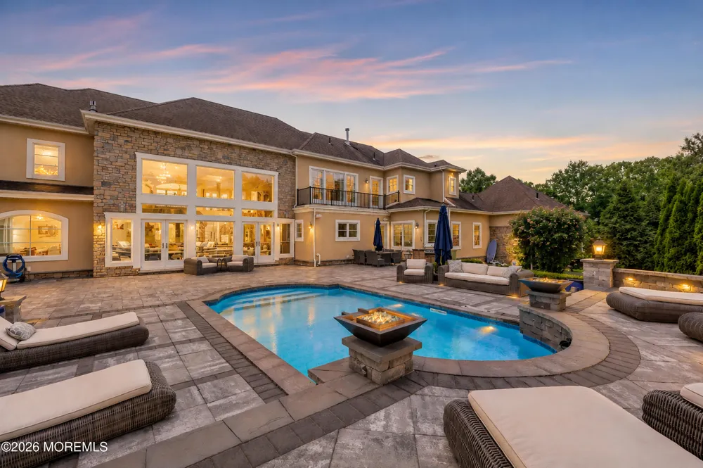 2 Hop Brook Lane Holmdel, NJ 07733