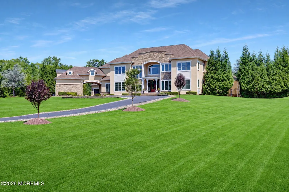 2 Hop Brook Lane Holmdel, NJ 07733