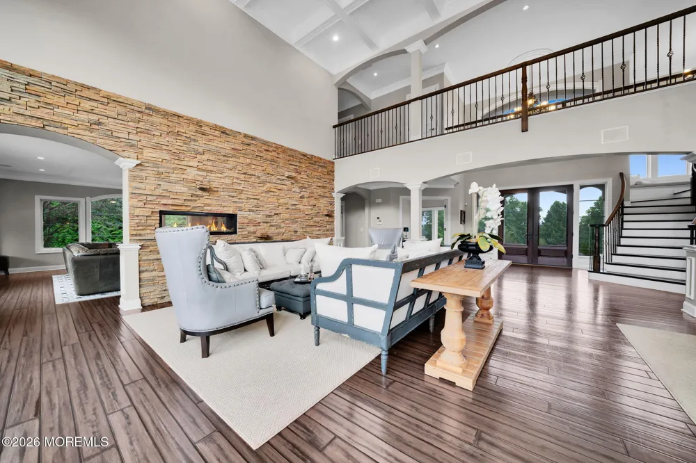 2 Hop Brook Lane Holmdel, NJ 07733