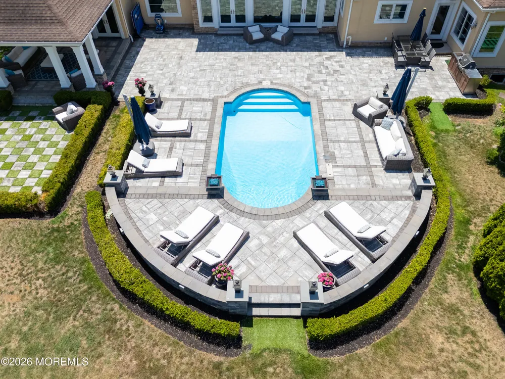 2 Hop Brook Lane Holmdel, NJ 07733