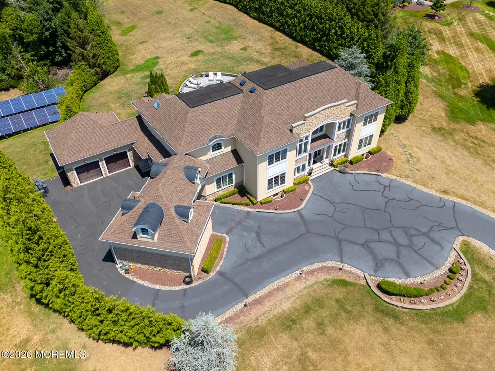 2 Hop Brook Lane Holmdel, NJ 07733