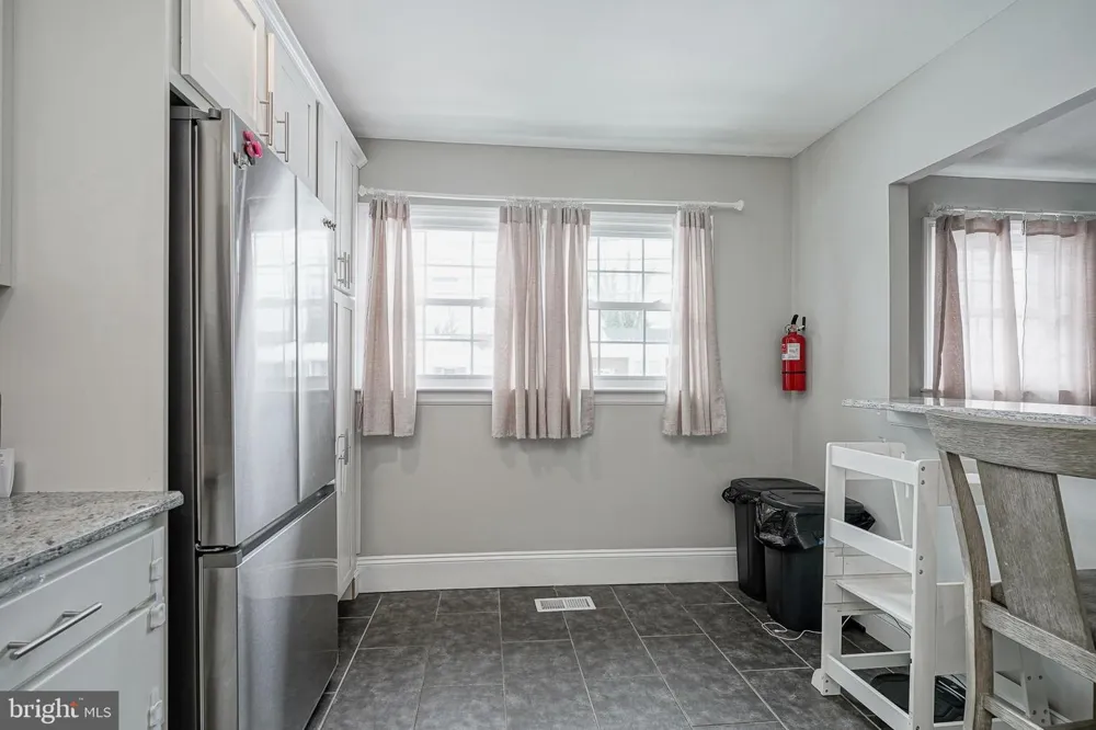 405 E EVESHAM AVENUE Magnolia, NJ 08049