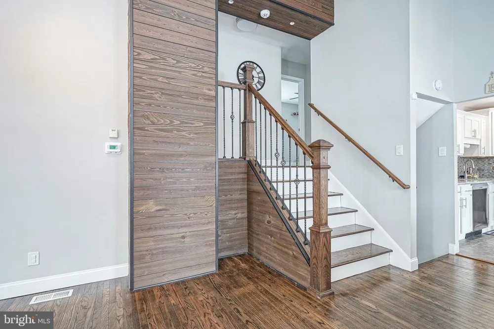 405 E EVESHAM AVENUE Magnolia, NJ 08049