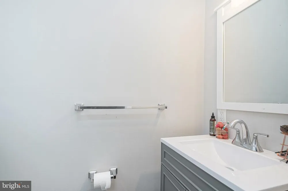 405 E EVESHAM AVENUE Magnolia, NJ 08049