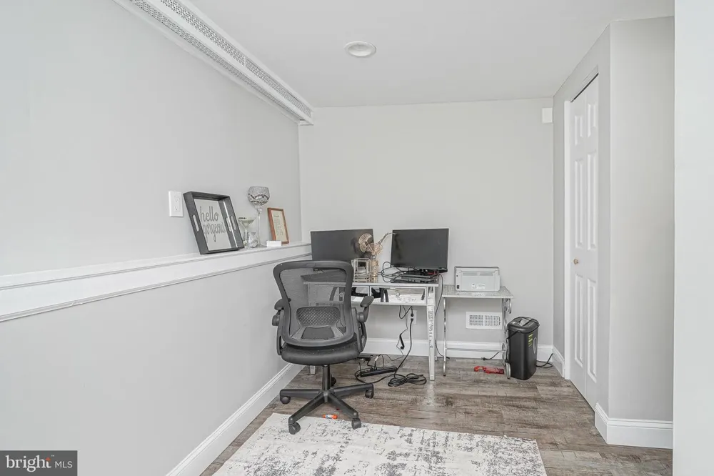405 E EVESHAM AVENUE Magnolia, NJ 08049