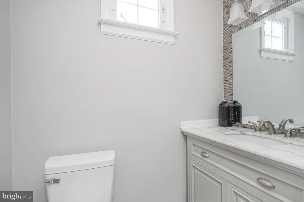 405 E EVESHAM AVENUE Magnolia, NJ 08049