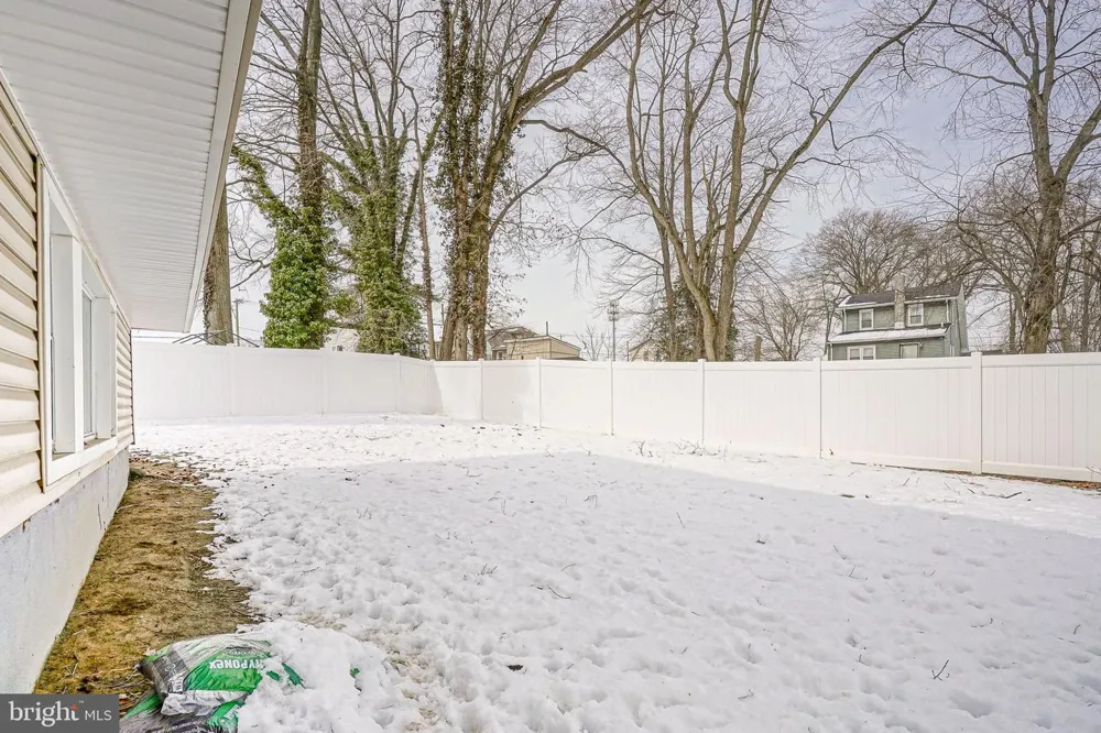 405 E EVESHAM AVENUE Magnolia, NJ 08049