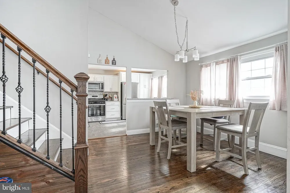 405 E EVESHAM AVENUE Magnolia, NJ 08049