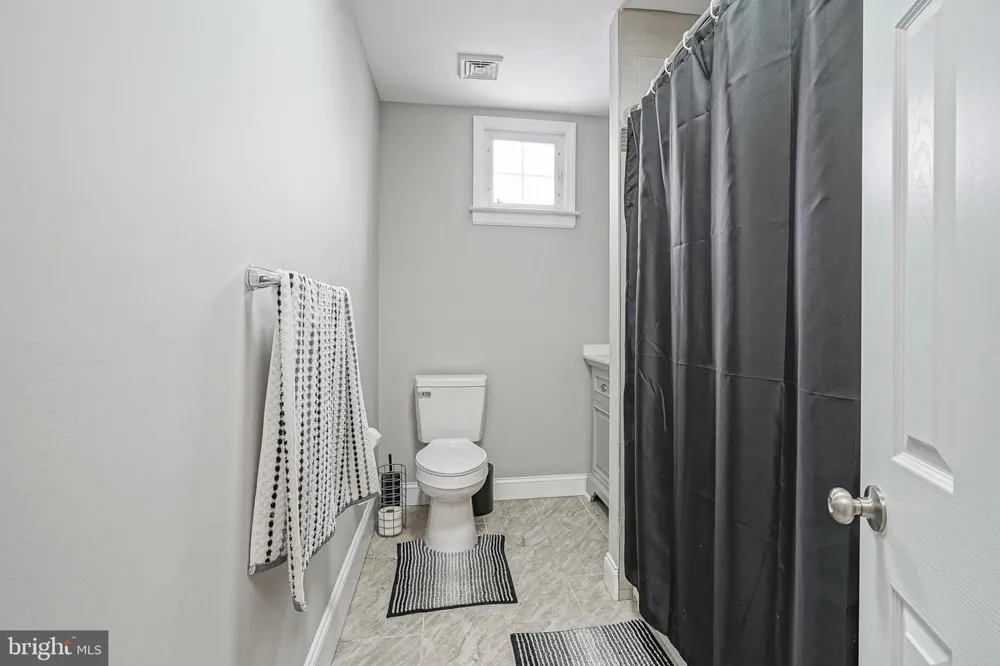 405 E EVESHAM AVENUE Magnolia, NJ 08049