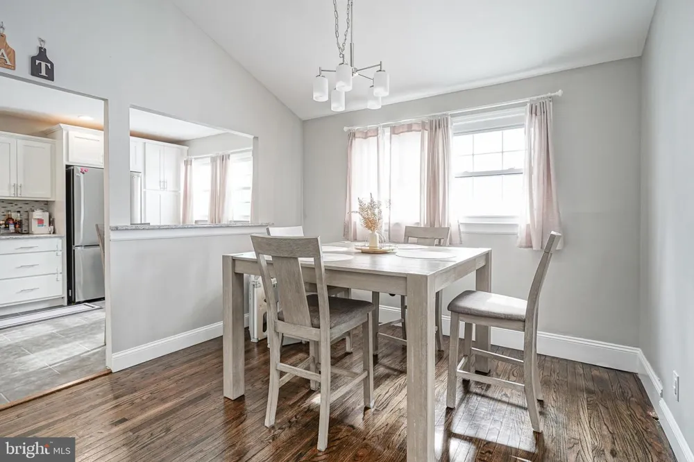 405 E EVESHAM AVENUE Magnolia, NJ 08049
