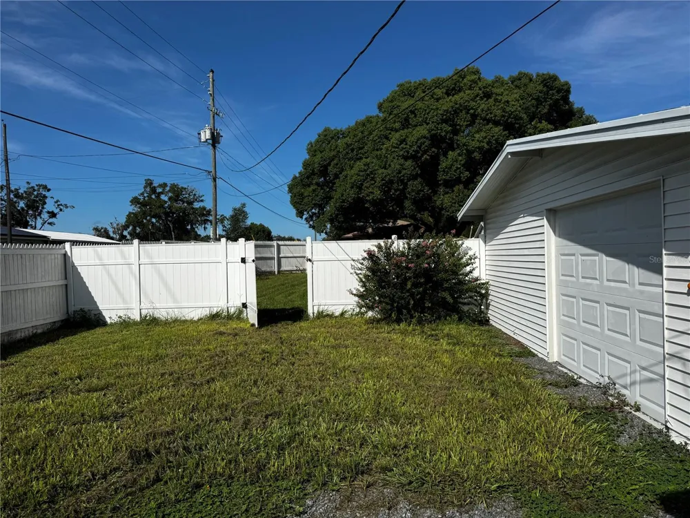 5829 12TH STREET Zephyrhills, FL 33542