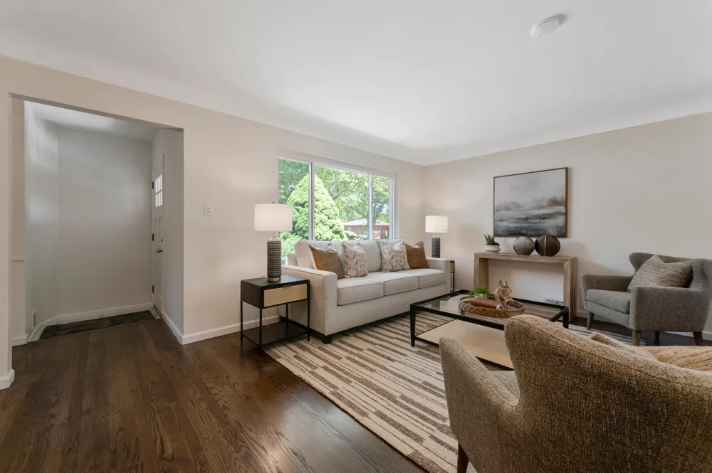 15241 Pearson Street Oak Park, MI 48237