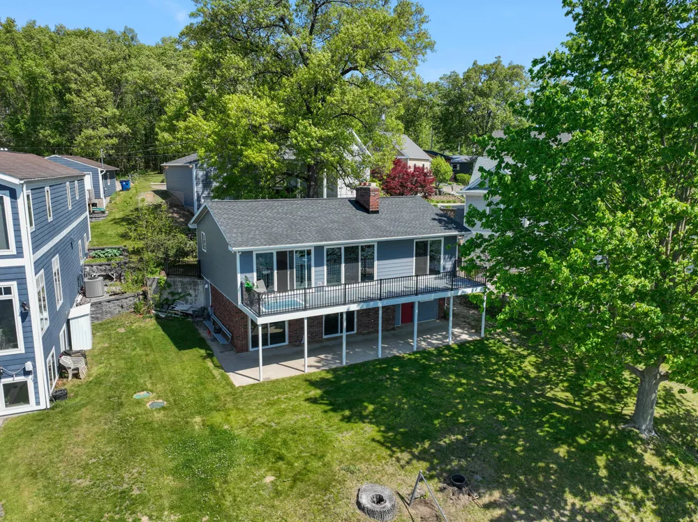 1304 Eagle Lake Drive Kalamazoo, MI 49009
