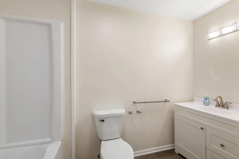 1304 Eagle Lake Drive Kalamazoo, MI 49009