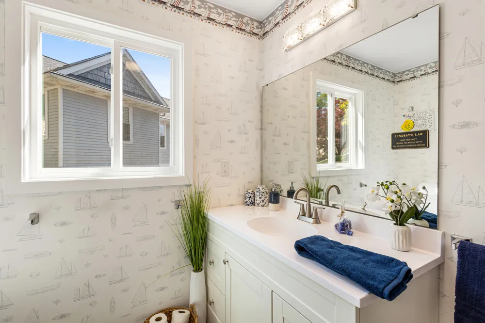 1304 Eagle Lake Drive Kalamazoo, MI 49009