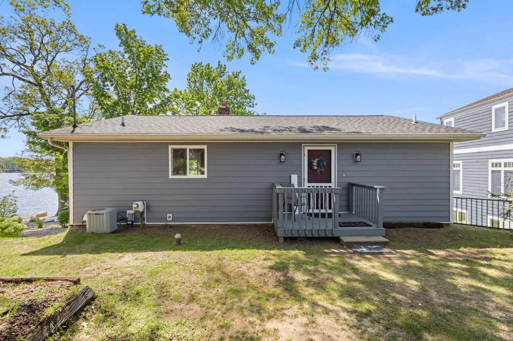 1304 Eagle Lake Drive Kalamazoo, MI 49009