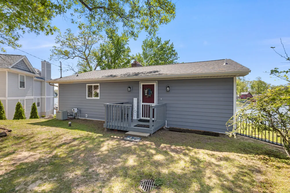 1304 Eagle Lake Drive Kalamazoo, MI 49009