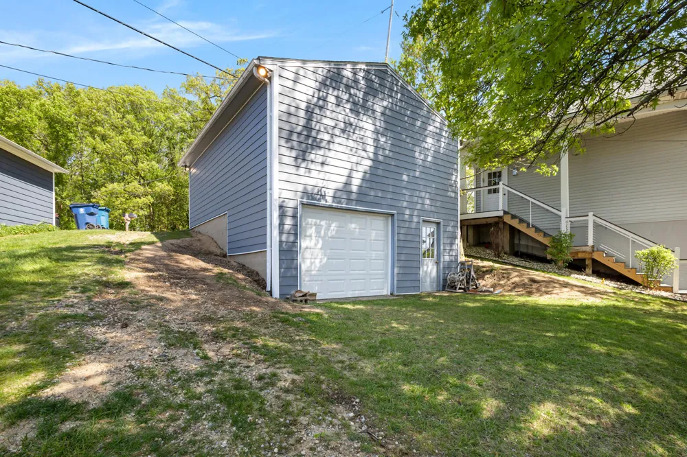 1304 Eagle Lake Drive Kalamazoo, MI 49009