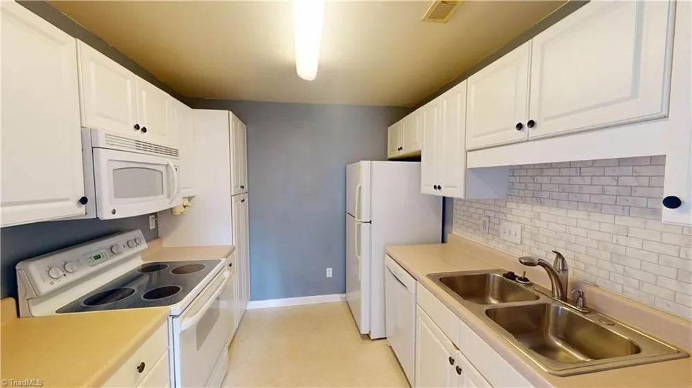 7328 Riverview Knoll Court Clemmons, NC 27012