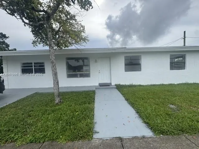 5191 SW 22nd St West Park, FL 33023