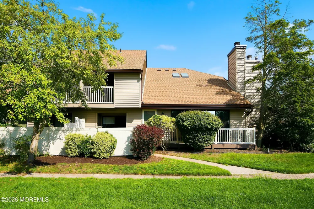 90 Cotswold Circle #310 Ocean, NJ 07712
