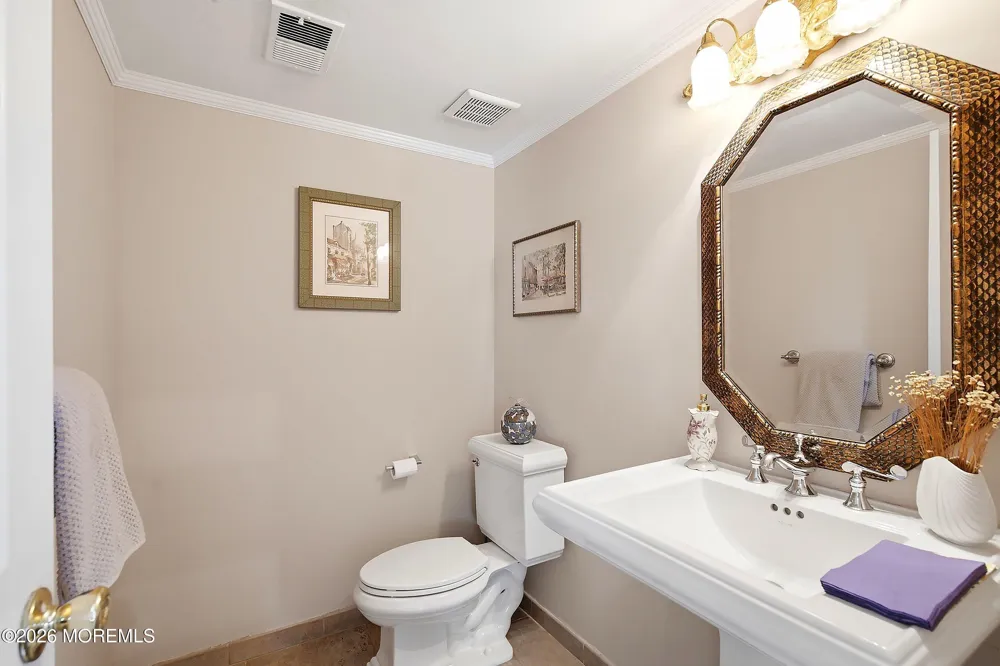90 Cotswold Circle #310 Ocean, NJ 07712