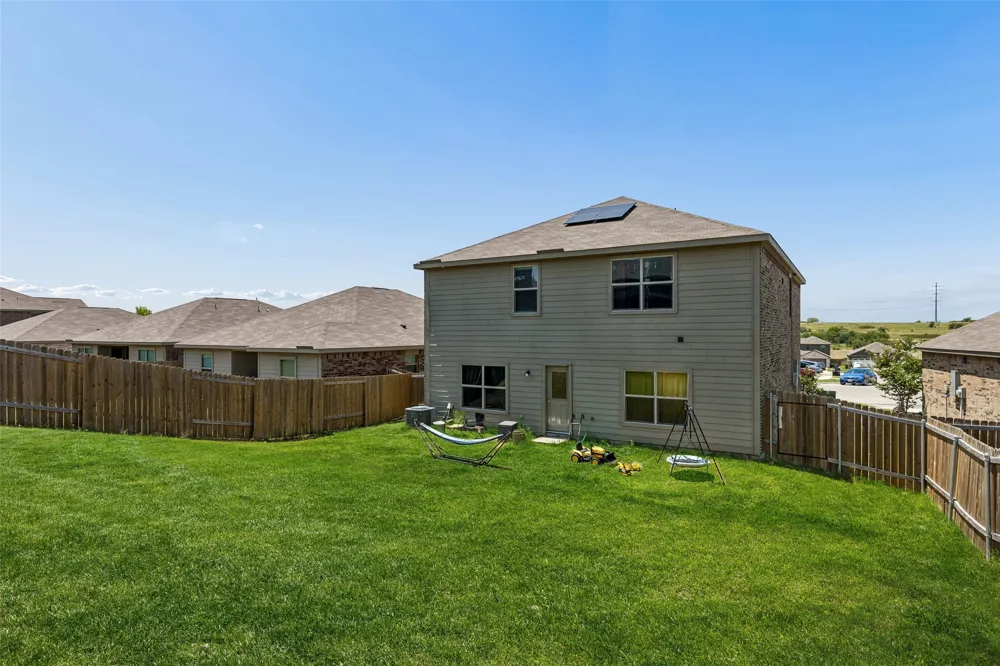 148 Bandana Circle Newark, TX 76071