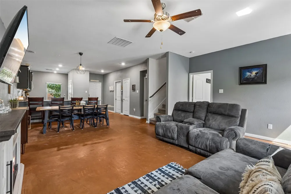 148 Bandana Circle Newark, TX 76071