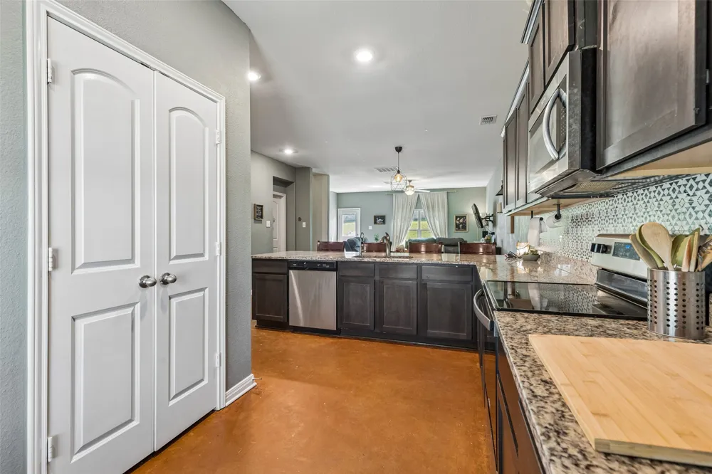 148 Bandana Circle Newark, TX 76071